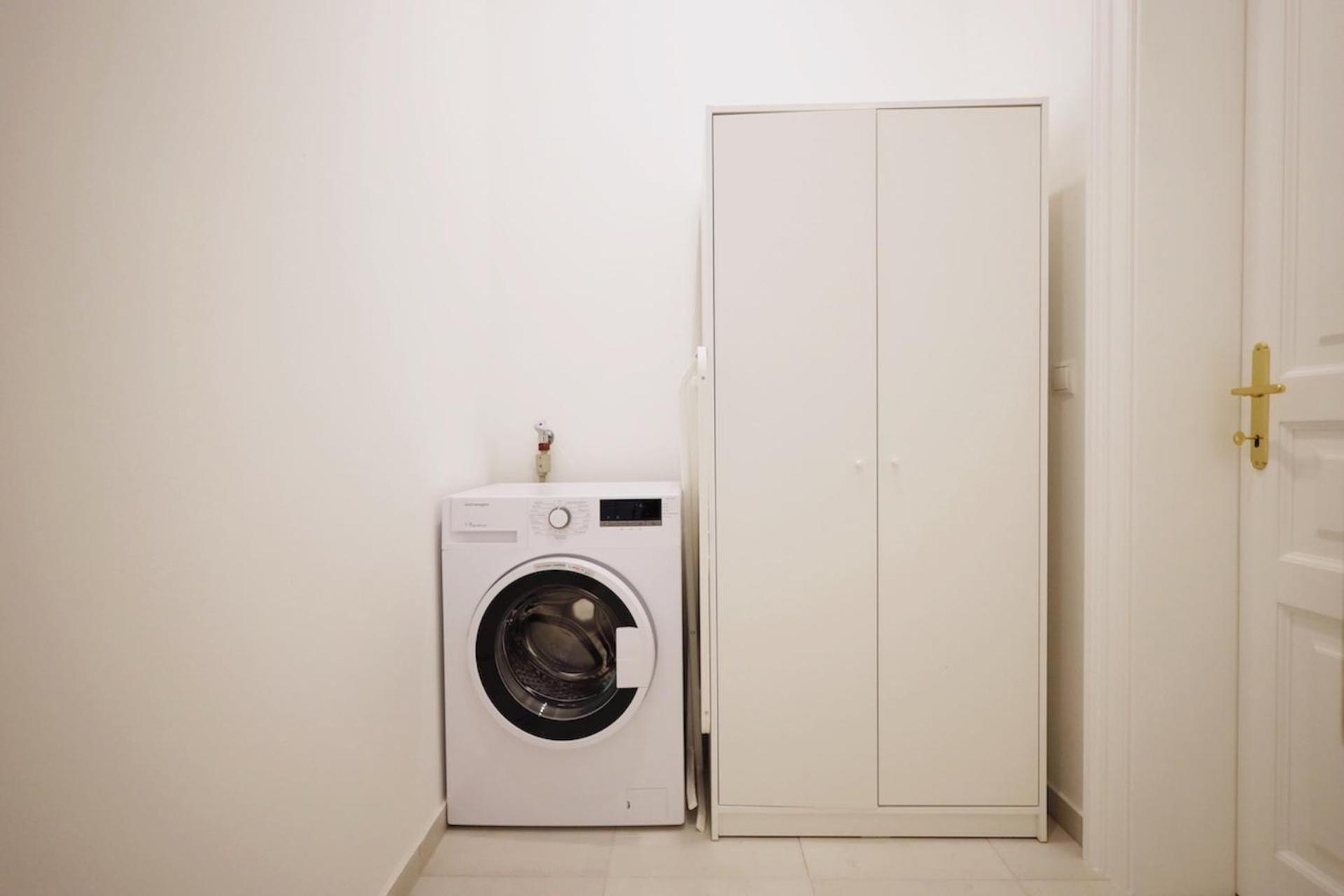 Heymi Apartments Zentagasse Виена Екстериор снимка
